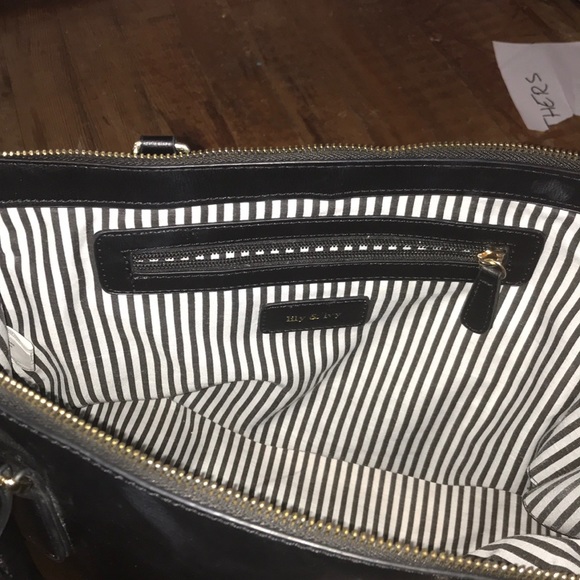 Lily & ivy black tote purse with gold zipper - Picture 5 of 5